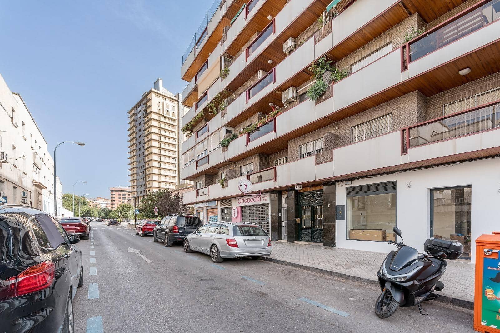6 slaapkamer Flat te koop in Granada stad - € 320.000 (Ref: 10022743)