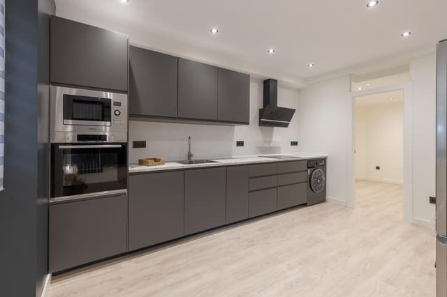 Piso de 4 habitaciones en Granada ciudad en venta - 259.900 € (Ref: 10022744)