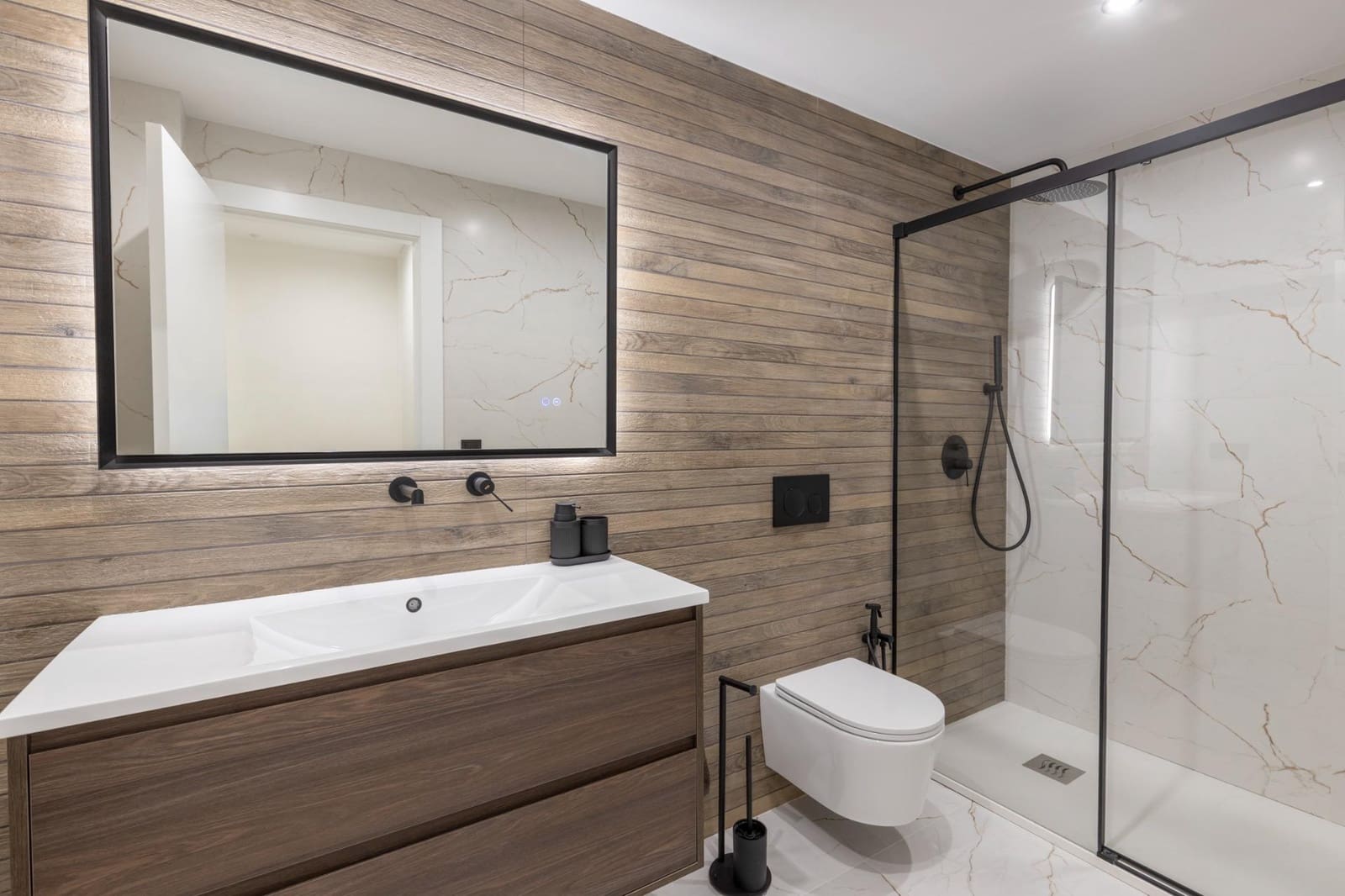 Piso de 4 habitaciones en Granada ciudad en venta - 259.900 € (Ref: 10022744)