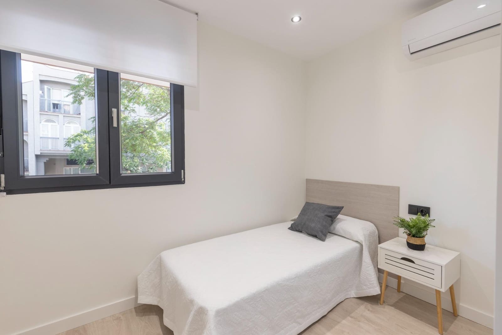 Piso de 4 habitaciones en Granada ciudad en venta - 259.900 € (Ref: 10022744)