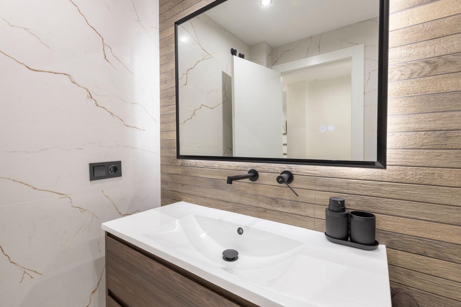Piso de 4 habitaciones en Granada ciudad en venta - 259.900 € (Ref: 10022744)