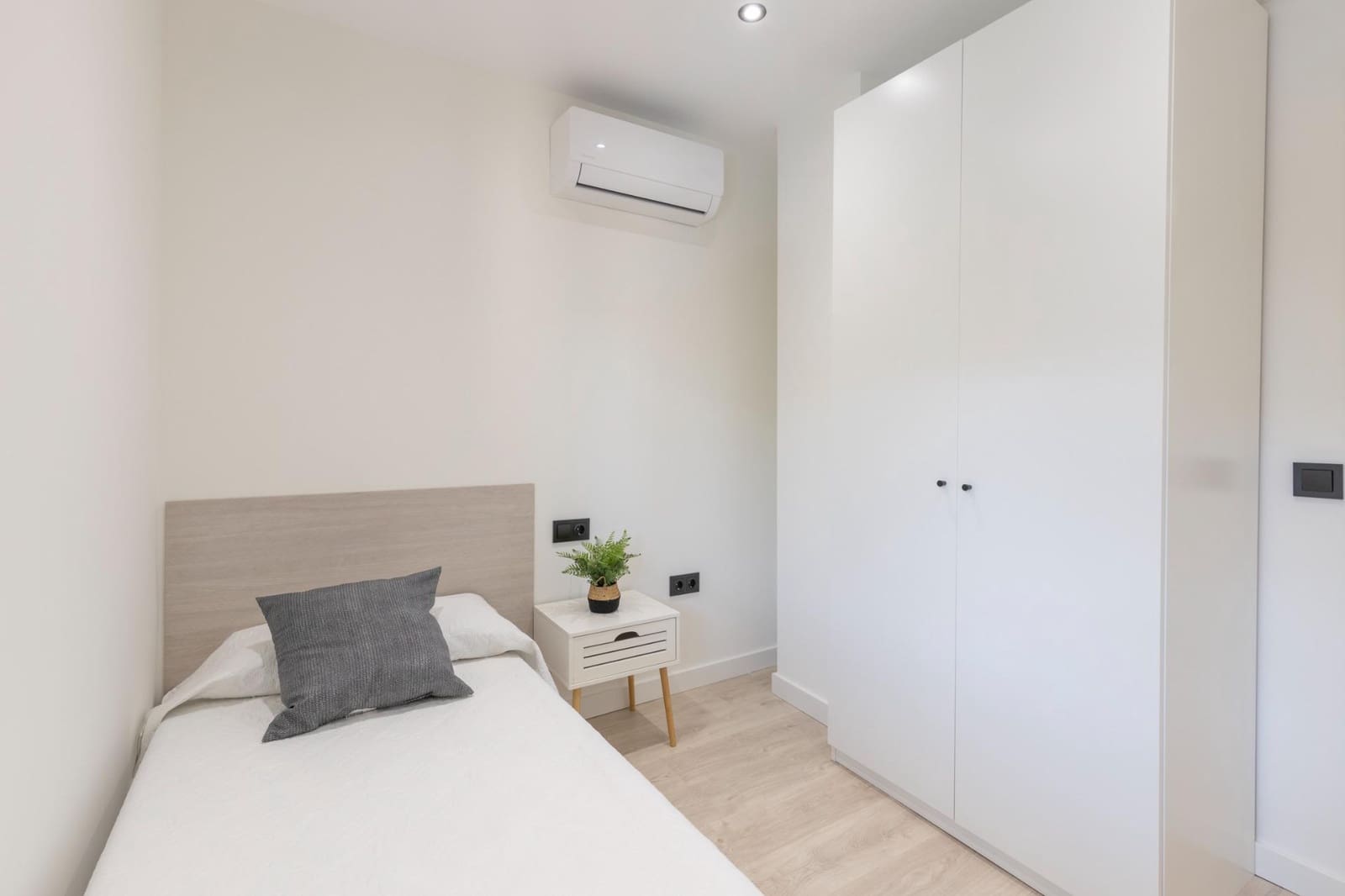 Piso de 4 habitaciones en Granada ciudad en venta - 259.900 € (Ref: 10022744)