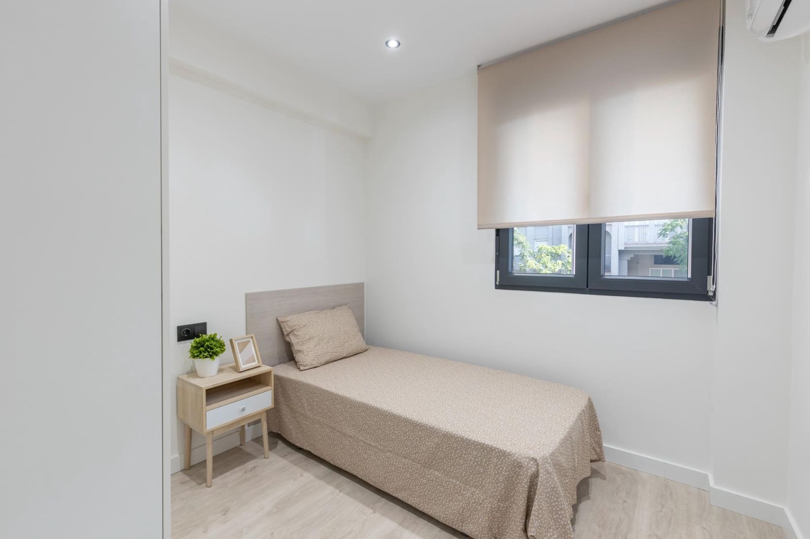 Piso de 4 habitaciones en Granada ciudad en venta - 259.900 € (Ref: 10022744)