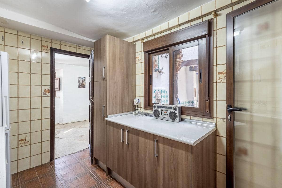5 Zimmer Haus zu verkaufen in Granada Stadt mit Garage - 619.900 € (Ref: 10022753)
