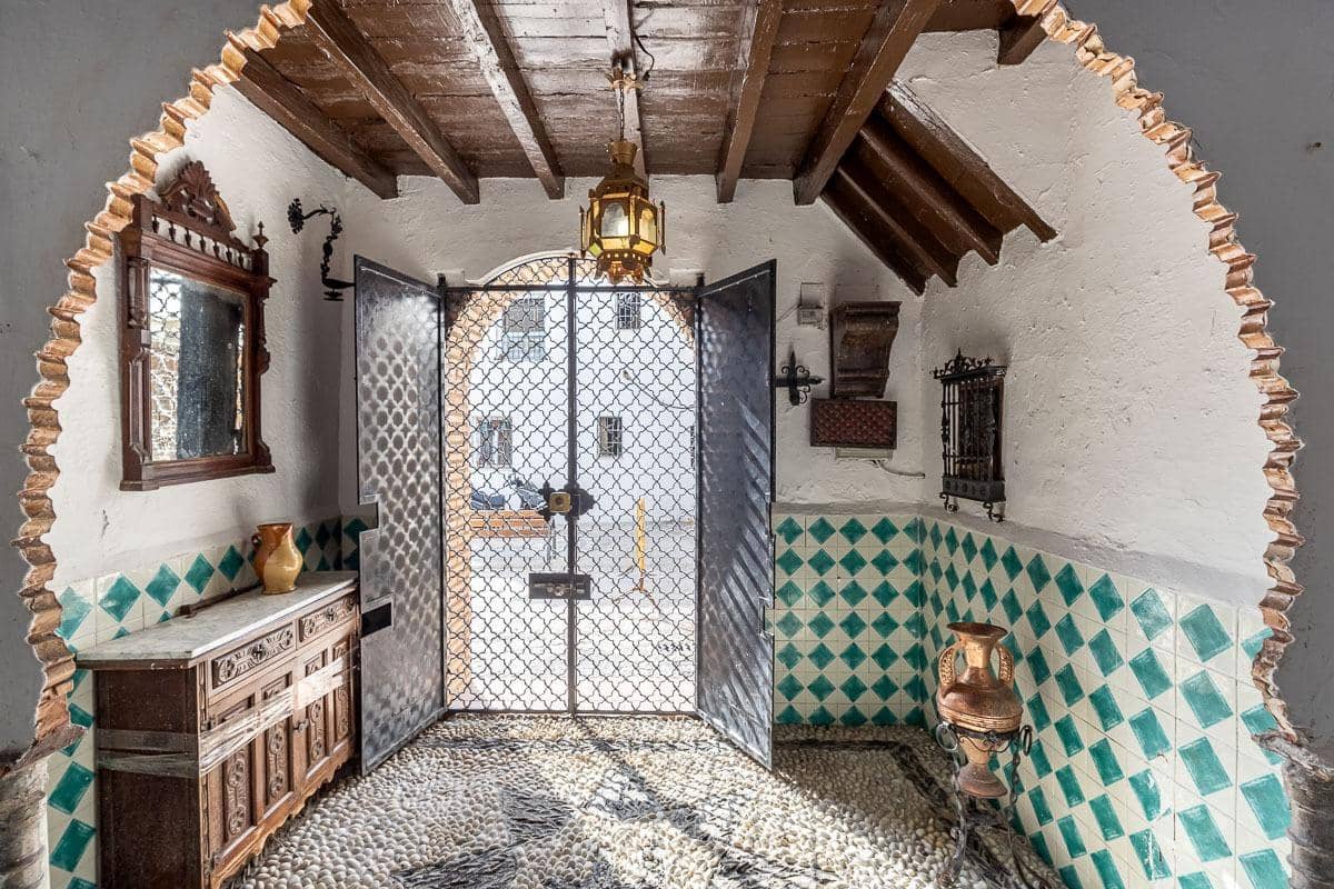 5 Zimmer Haus zu verkaufen in Granada Stadt mit Garage - 619.900 € (Ref: 10022753)