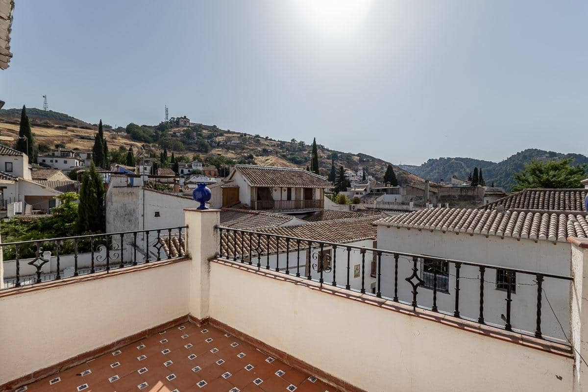 5 Zimmer Haus zu verkaufen in Granada Stadt mit Garage - 619.900 € (Ref: 10022753)