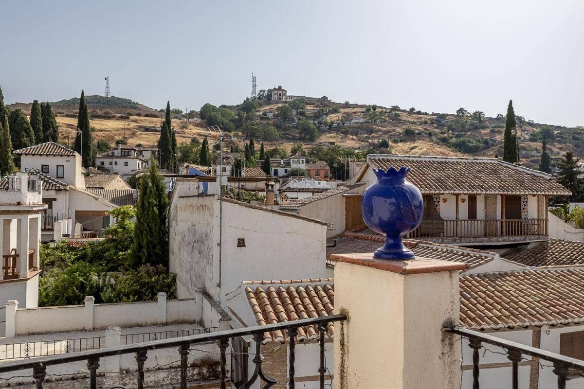 5 Zimmer Haus zu verkaufen in Granada Stadt mit Garage - 619.900 € (Ref: 10022753)