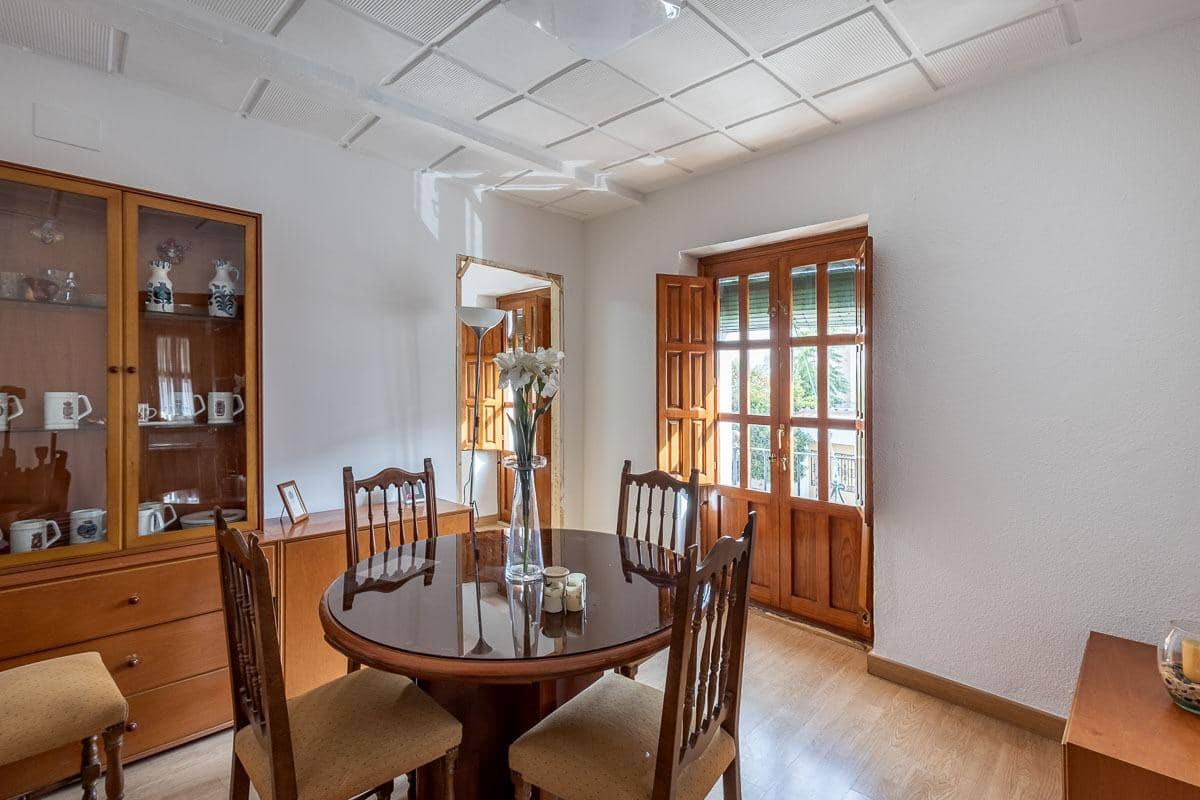 5 Zimmer Haus zu verkaufen in Granada Stadt mit Garage - 619.900 € (Ref: 10022753)