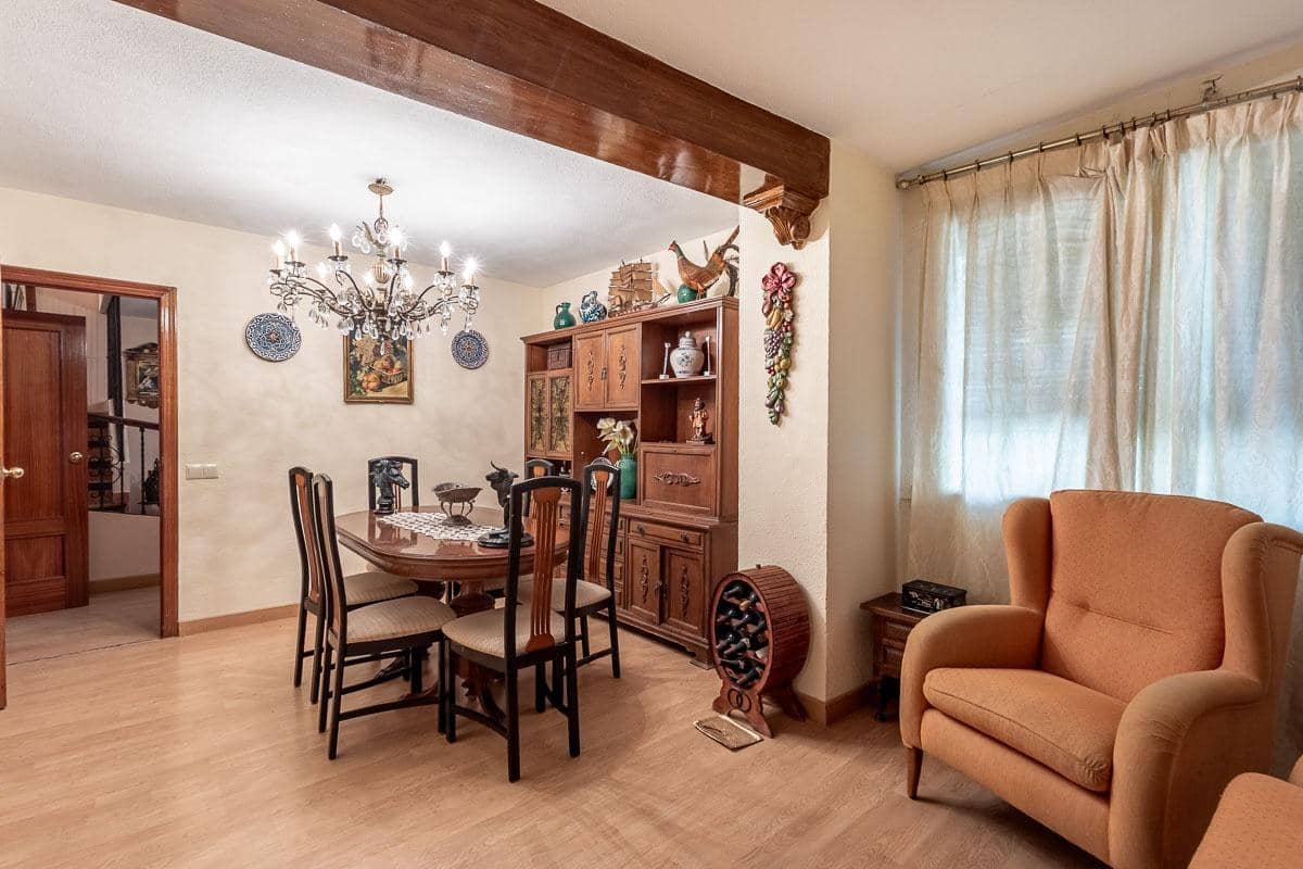 5 Zimmer Haus zu verkaufen in Granada Stadt mit Garage - 619.900 € (Ref: 10022753)