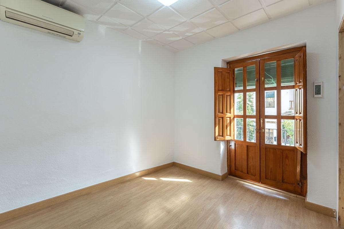 5 Zimmer Haus zu verkaufen in Granada Stadt mit Garage - 619.900 € (Ref: 10022753)