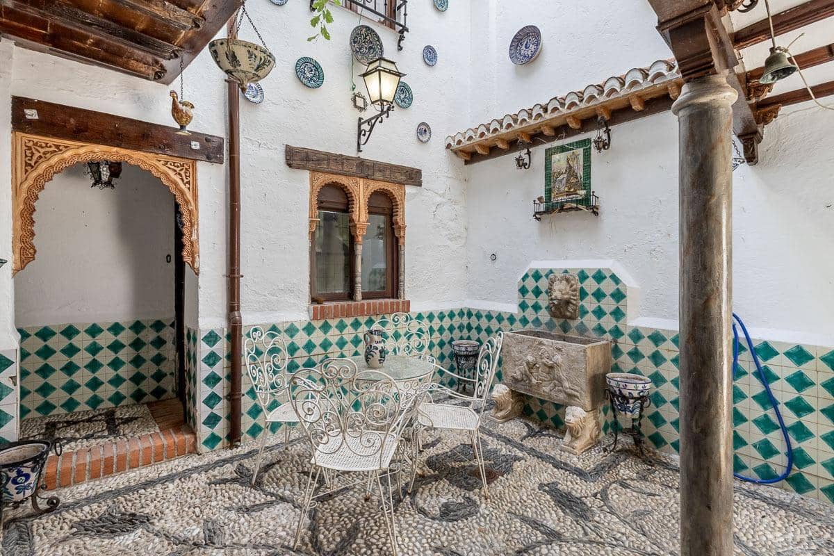 5 Zimmer Haus zu verkaufen in Granada Stadt mit Garage - 619.900 € (Ref: 10022753)