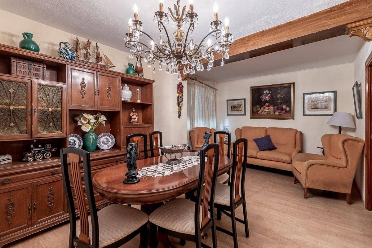 5 Zimmer Haus zu verkaufen in Granada Stadt mit Garage - 619.900 € (Ref: 10022753)