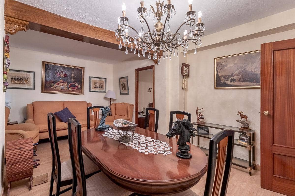 5 Zimmer Haus zu verkaufen in Granada Stadt mit Garage - 619.900 € (Ref: 10022753)