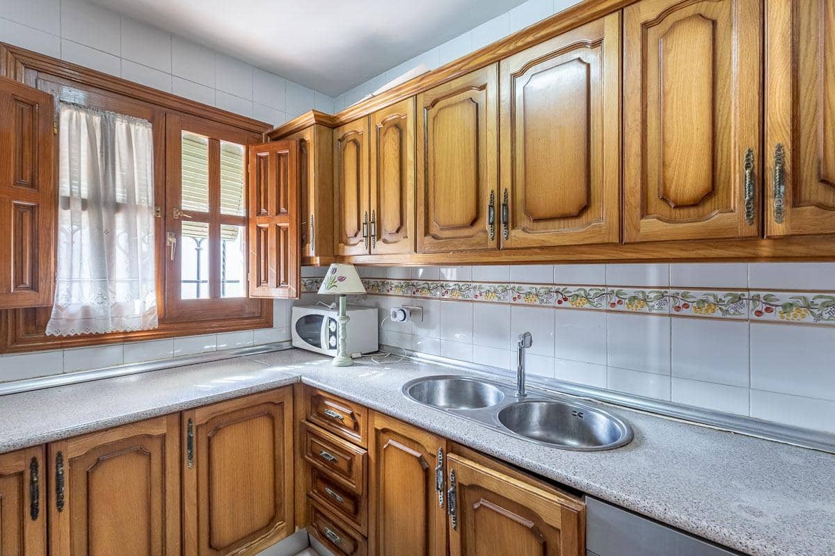 5 Zimmer Haus zu verkaufen in Granada Stadt mit Garage - 619.900 € (Ref: 10022753)