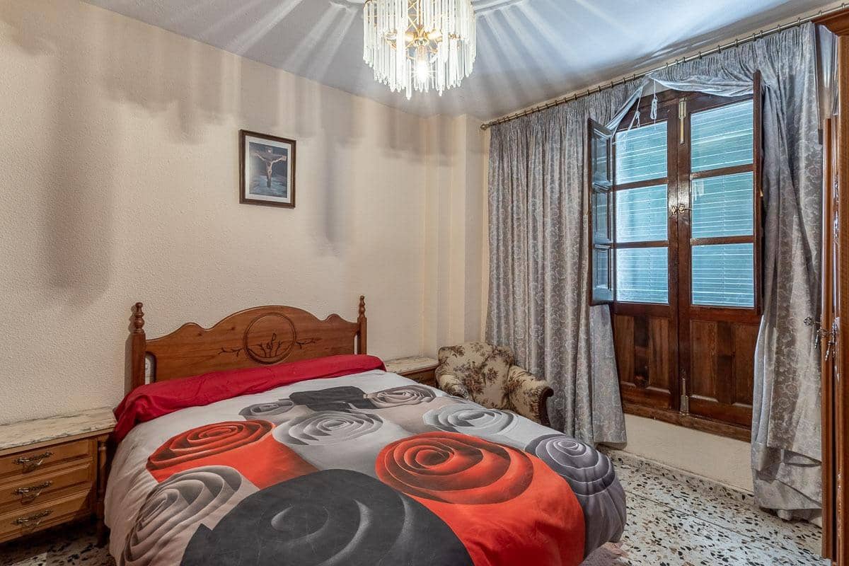5 Zimmer Haus zu verkaufen in Granada Stadt mit Garage - 619.900 € (Ref: 10022753)