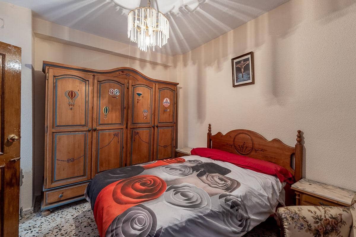5 Zimmer Haus zu verkaufen in Granada Stadt mit Garage - 619.900 € (Ref: 10022753)