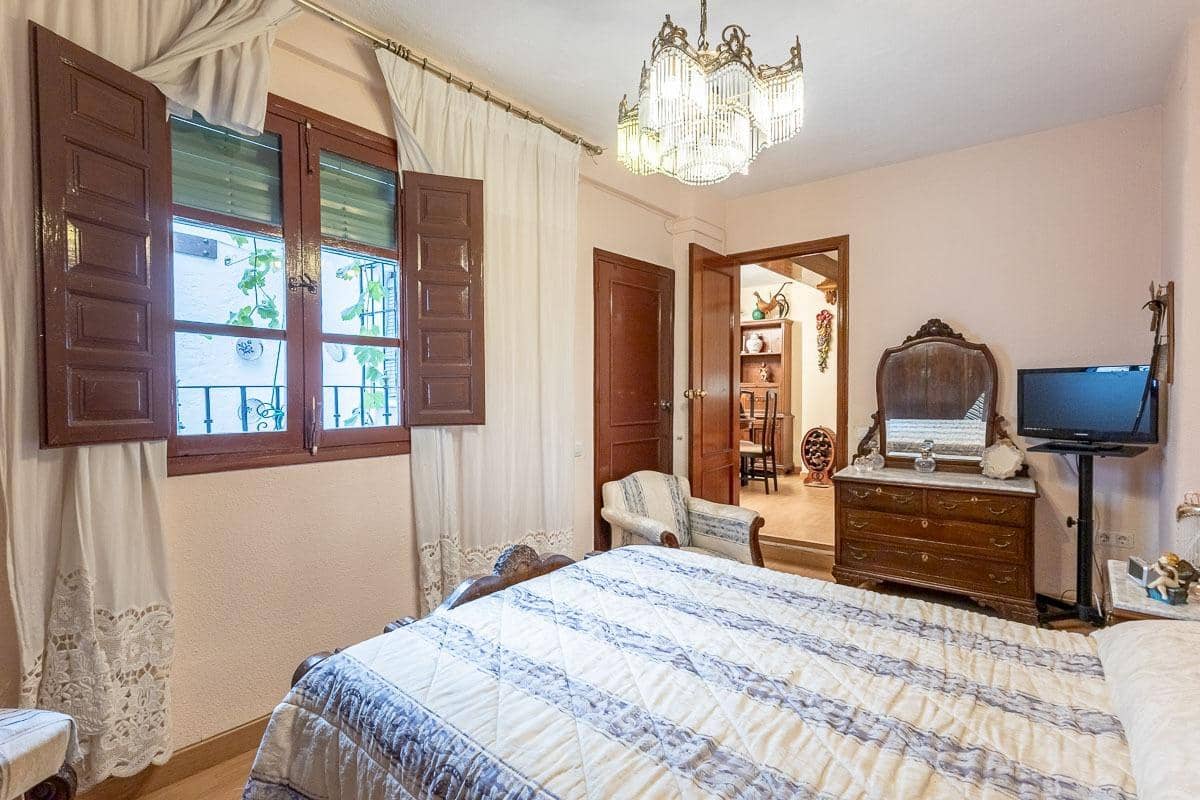 5 Zimmer Haus zu verkaufen in Granada Stadt mit Garage - 619.900 € (Ref: 10022753)