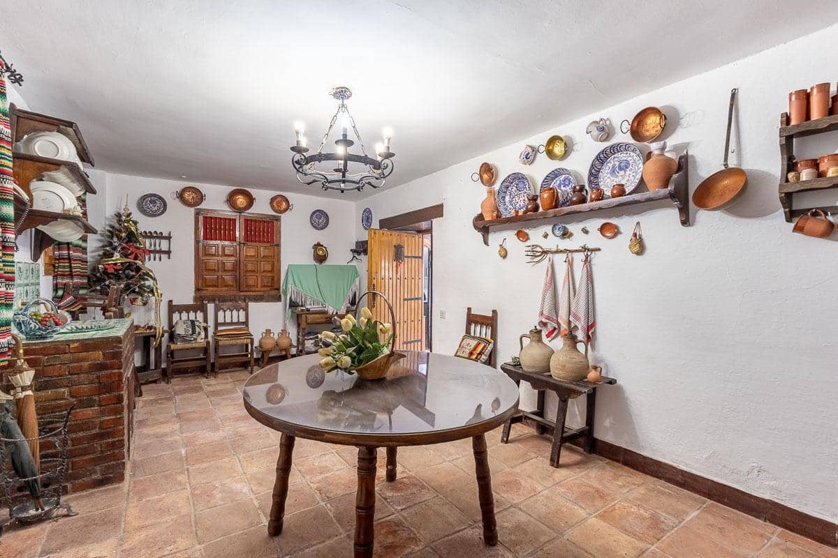 5 Zimmer Haus zu verkaufen in Granada Stadt mit Garage - 619.900 € (Ref: 10022753)