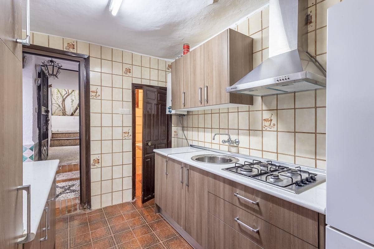 5 Zimmer Haus zu verkaufen in Granada Stadt mit Garage - 619.900 € (Ref: 10022753)
