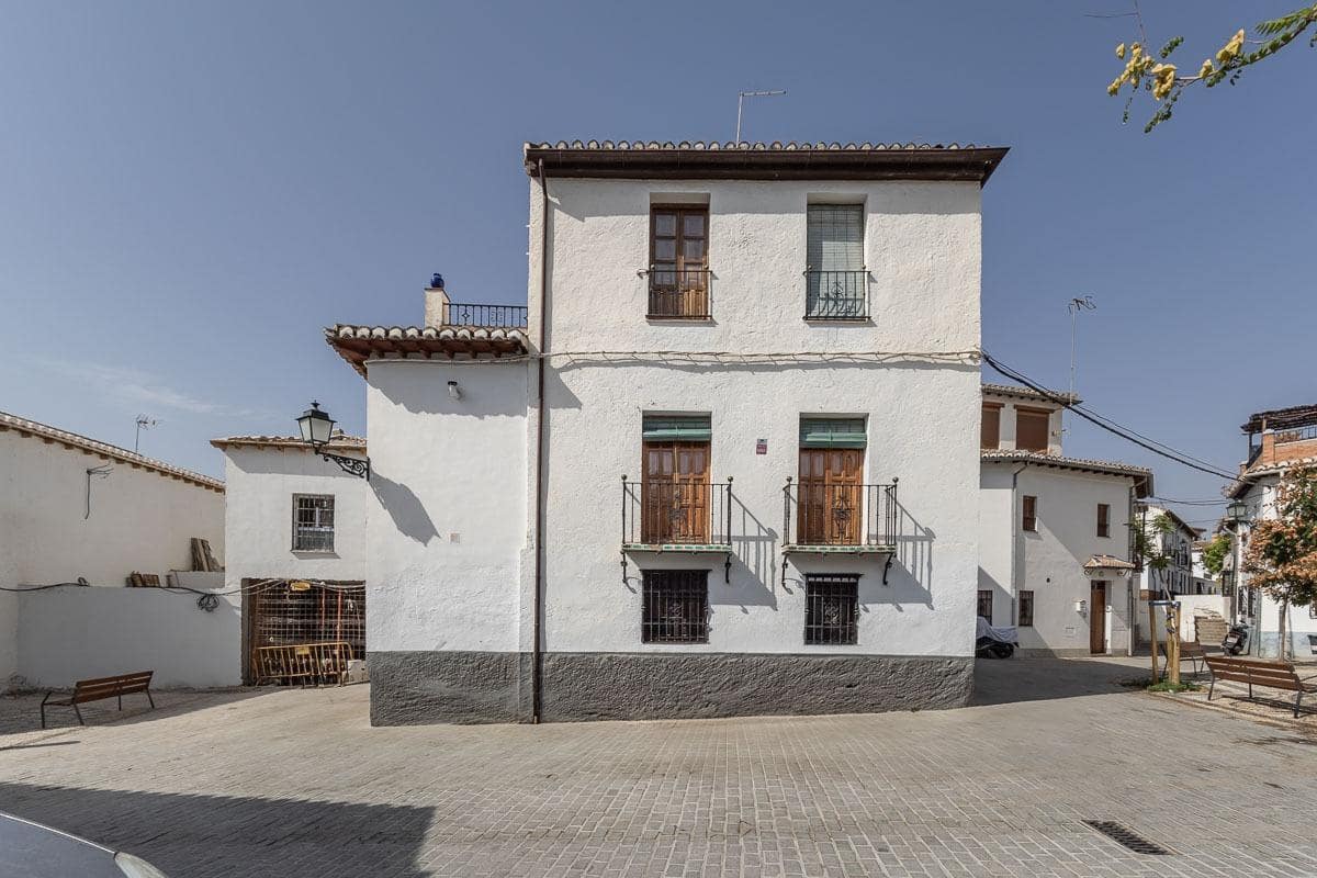 5 Zimmer Haus zu verkaufen in Granada Stadt mit Garage - 619.900 € (Ref: 10022753)