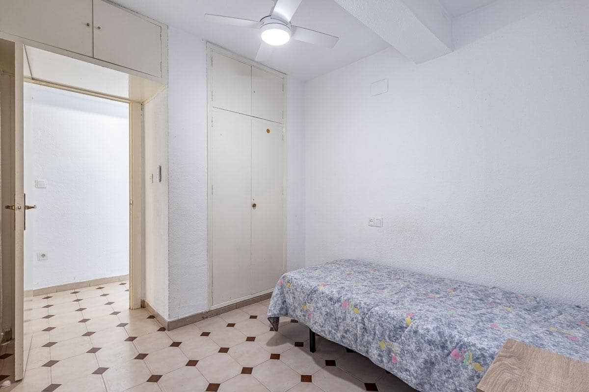 3 bedroom Flat for sale in Granada city - € 255,000 (Ref: 10024381)