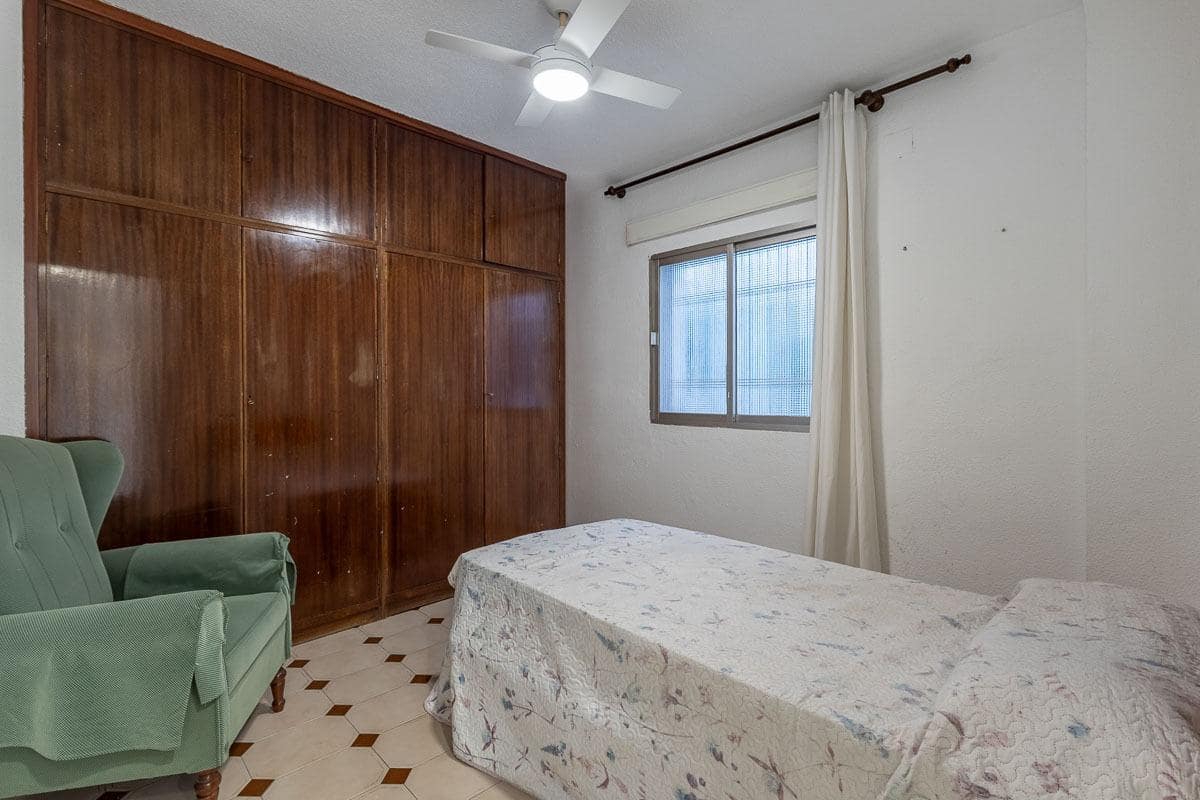 3 bedroom Flat for sale in Granada city - € 255,000 (Ref: 10024381)