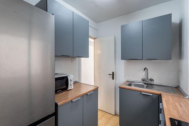 3 bedroom Flat for sale in Centro, Granada city - € 255,000 (Ref: 10024381)