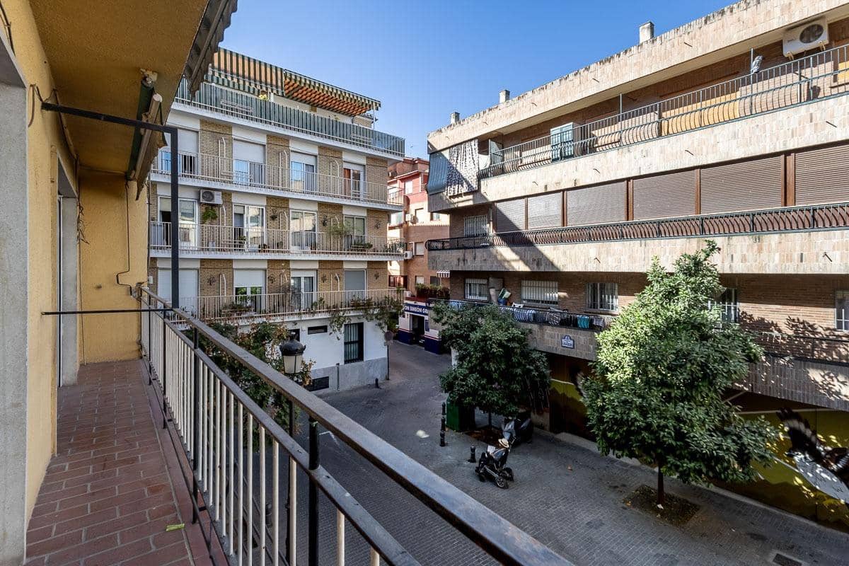 3 bedroom Flat for sale in Granada city - € 255,000 (Ref: 10024381)