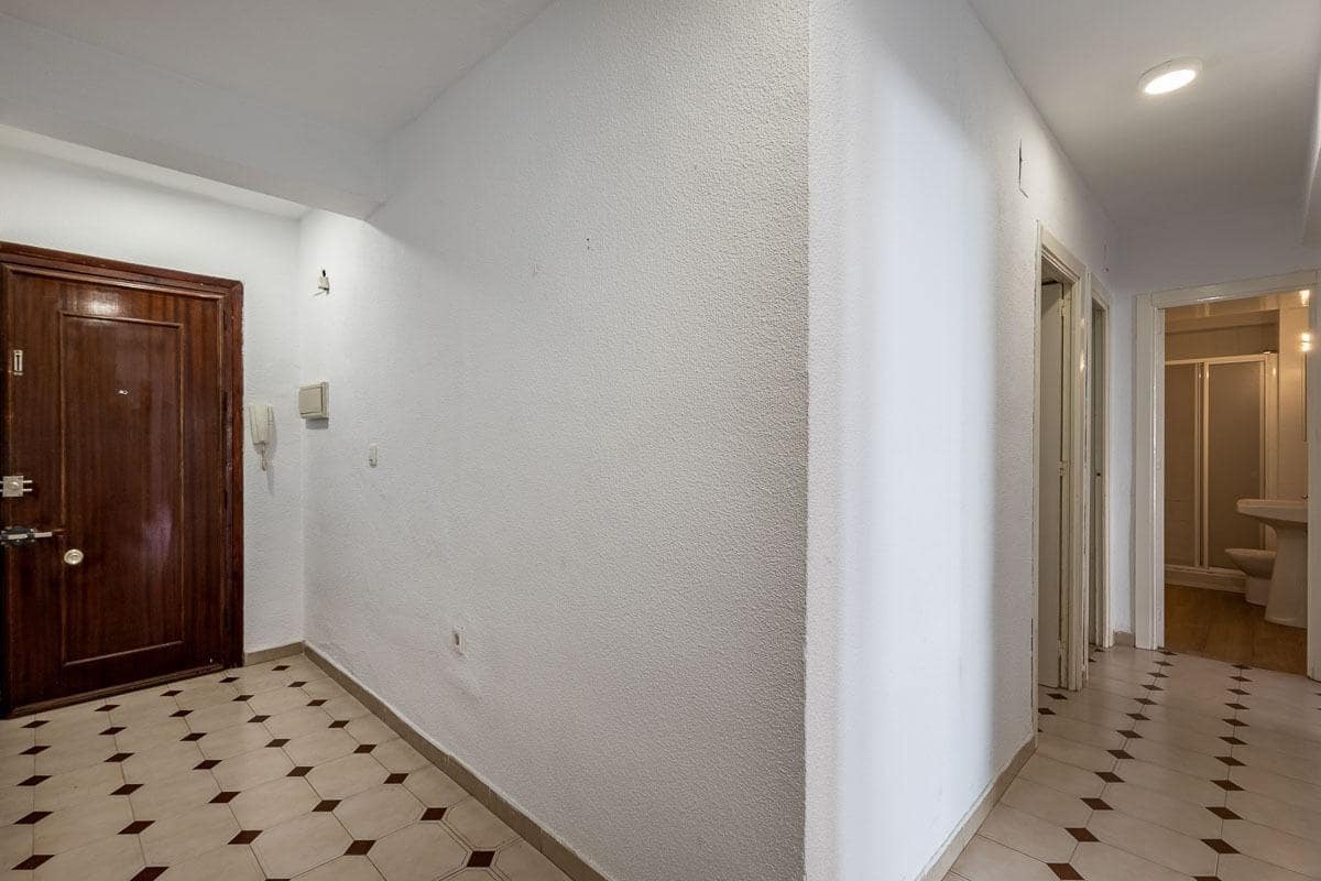 3 bedroom Flat for sale in Granada city - € 255,000 (Ref: 10024381)