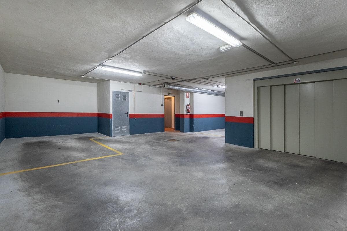 3 chambre Appartement à vendre à Grenade ville avec garage - 650 000 € (Ref: 10024382)