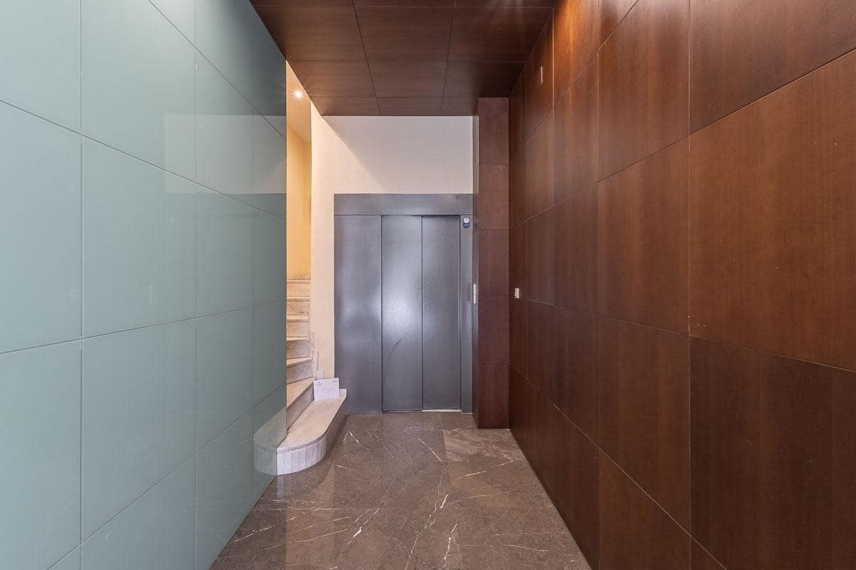 3 chambre Appartement à vendre à Grenade ville avec garage - 650 000 € (Ref: 10024382)