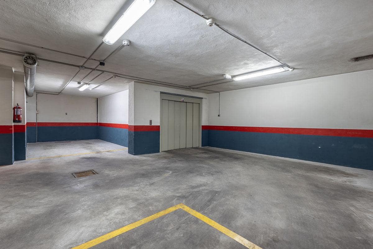 3 chambre Appartement à vendre à Grenade ville avec garage - 650 000 € (Ref: 10024382)