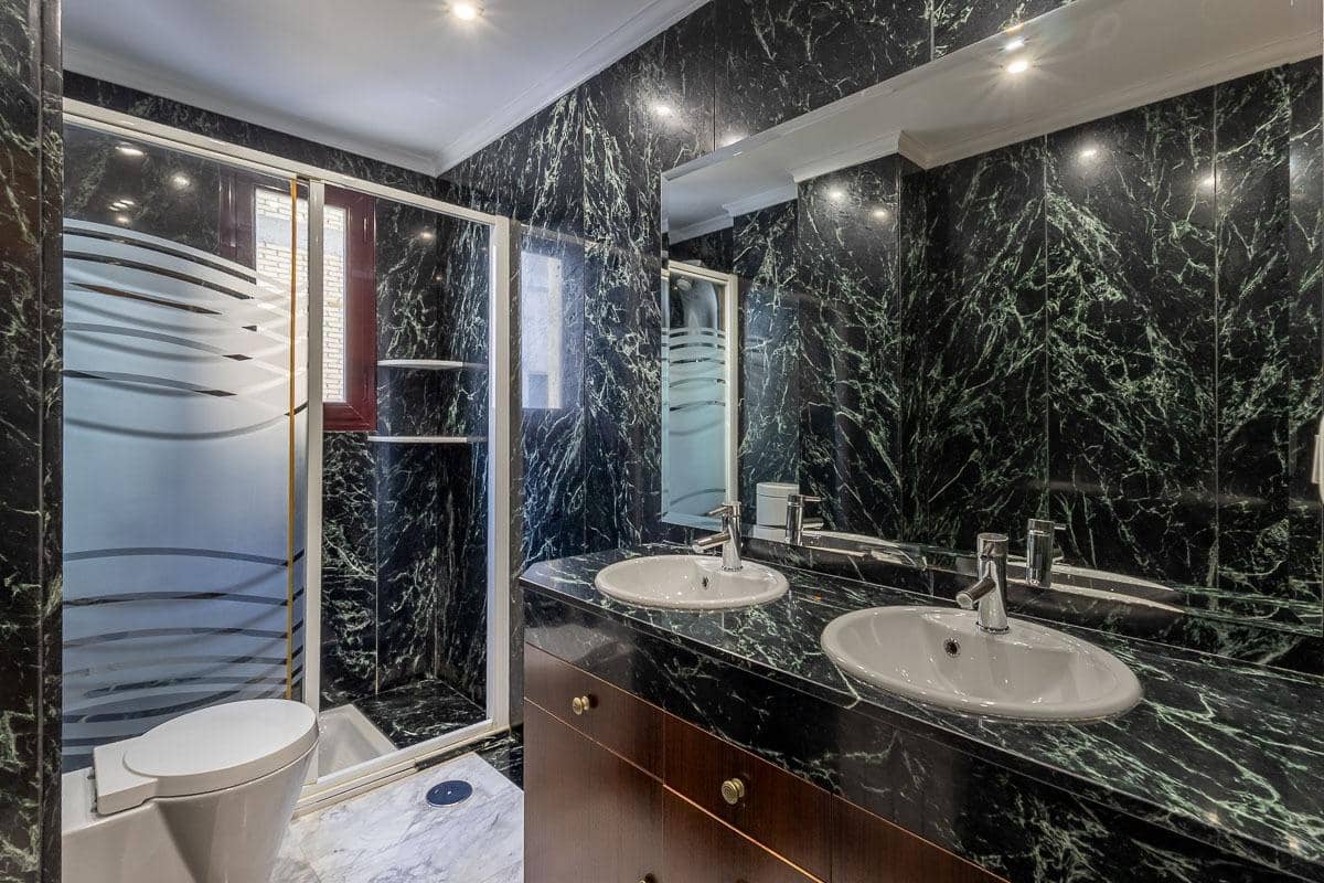 3 chambre Appartement à vendre à Grenade ville avec garage - 650 000 € (Ref: 10024382)