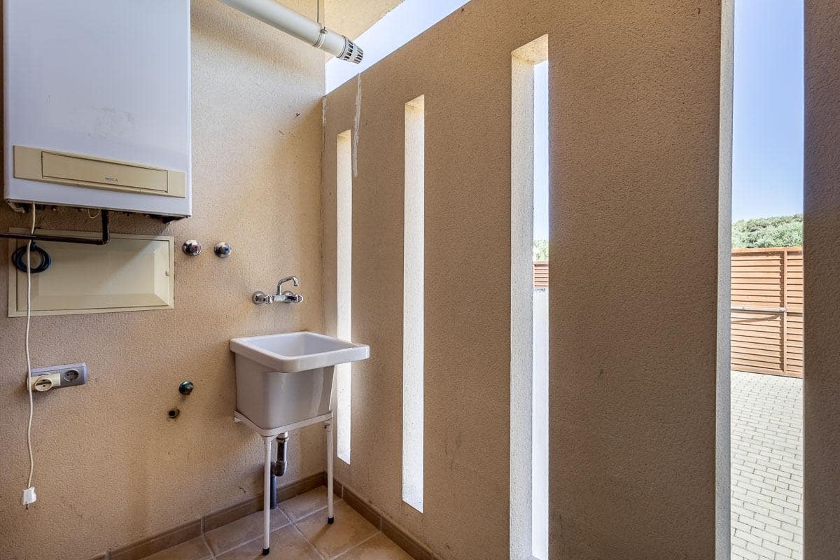 4 Zimmer Villa zu verkaufen in Albolote mit Pool Garage - 370.000 € (Ref: 10024383)