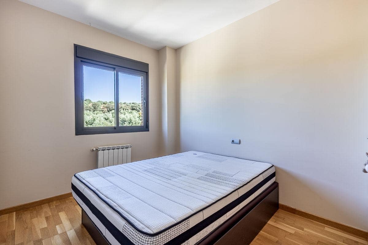 4 Zimmer Villa zu verkaufen in Albolote mit Pool Garage - 370.000 € (Ref: 10024383)