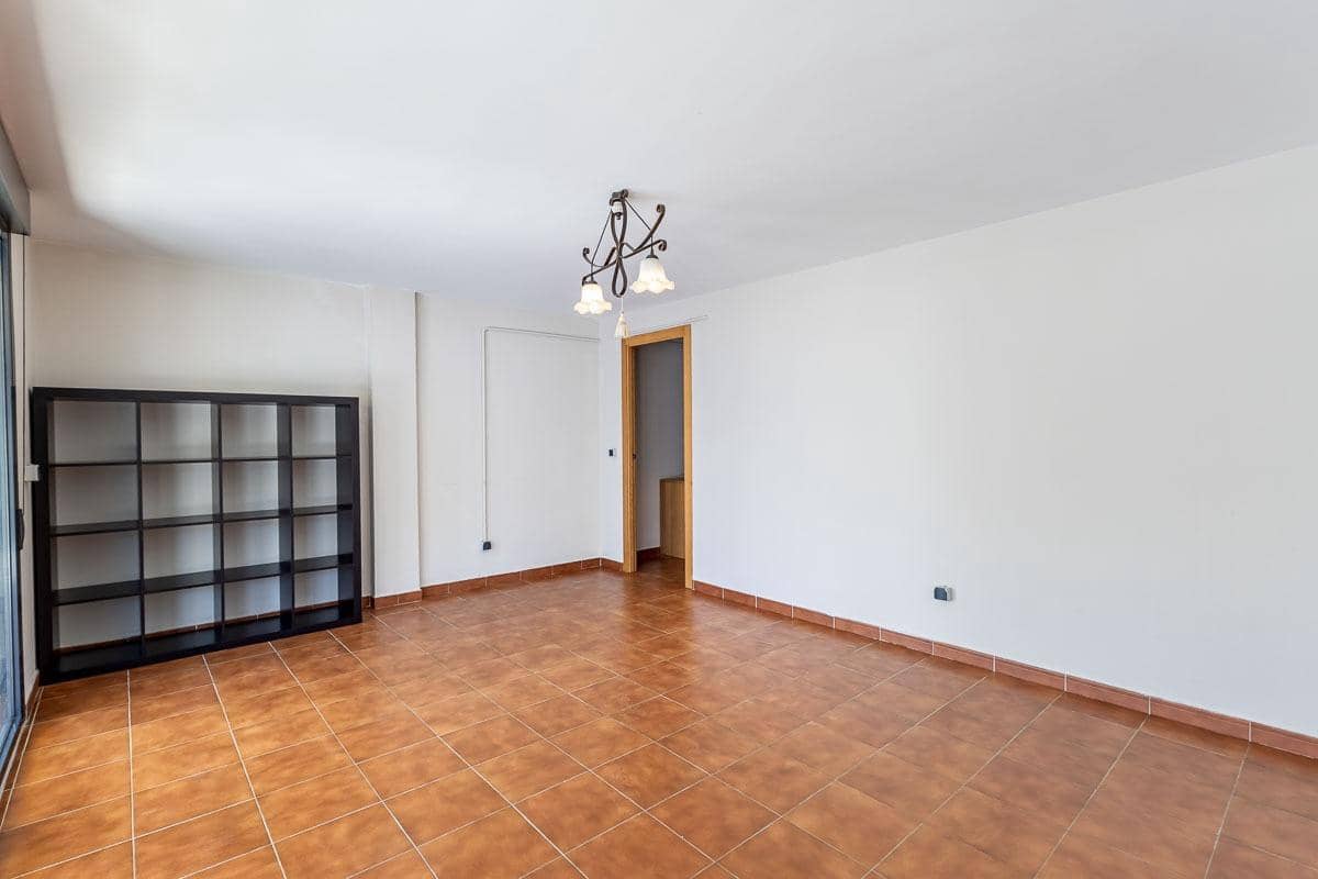 4 Zimmer Villa zu verkaufen in Albolote mit Pool Garage - 370.000 € (Ref: 10024383)