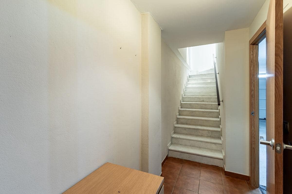 4 Zimmer Villa zu verkaufen in Albolote mit Pool Garage - 370.000 € (Ref: 10024383)