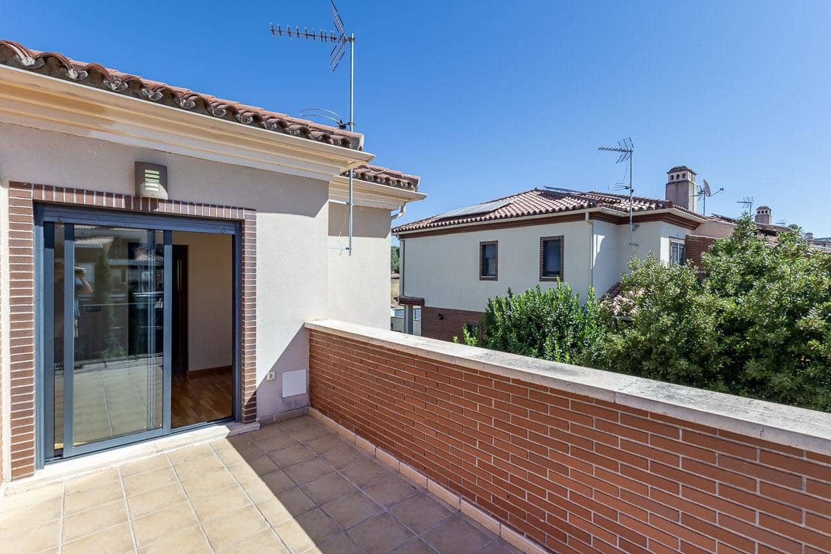 4 Zimmer Villa zu verkaufen in Albolote mit Pool Garage - 370.000 € (Ref: 10024383)