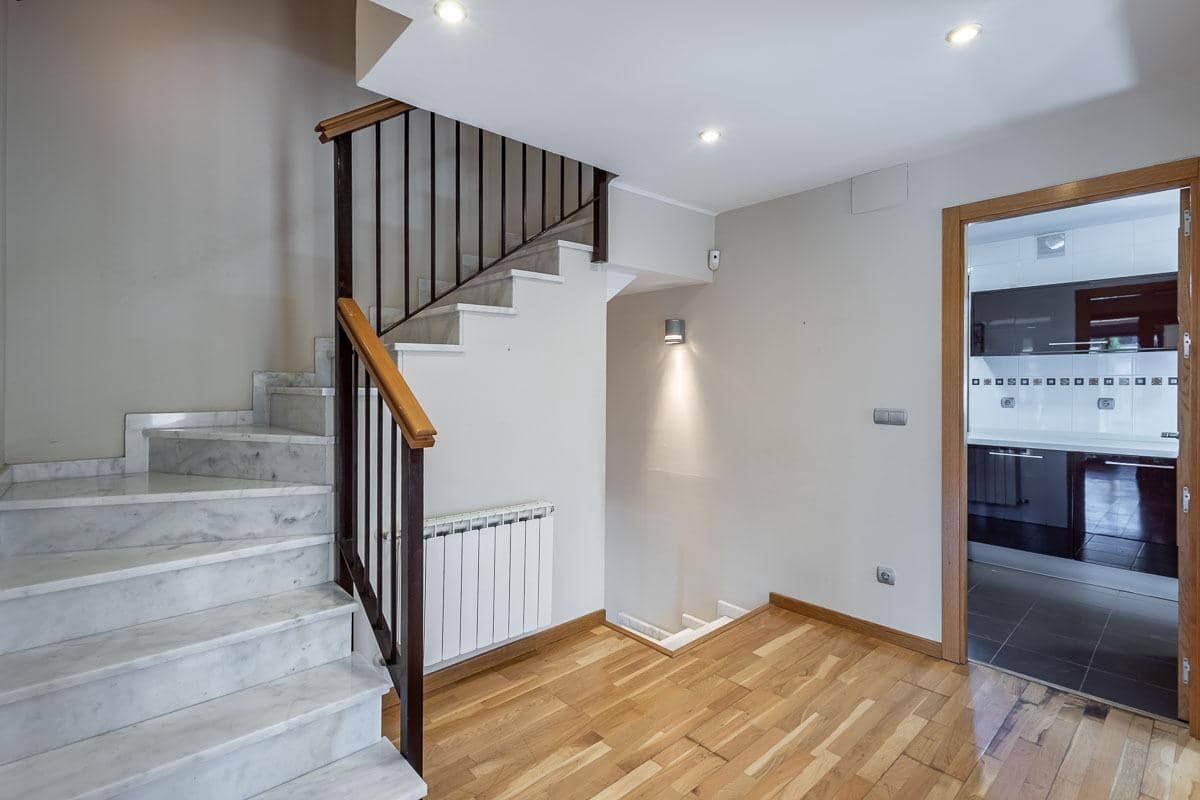 4 Zimmer Villa zu verkaufen in Albolote mit Pool Garage - 370.000 € (Ref: 10024383)