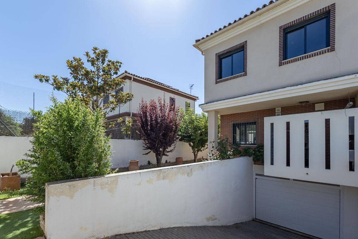 4 Zimmer Villa zu verkaufen in Albolote mit Pool Garage - 370.000 € (Ref: 10024383)