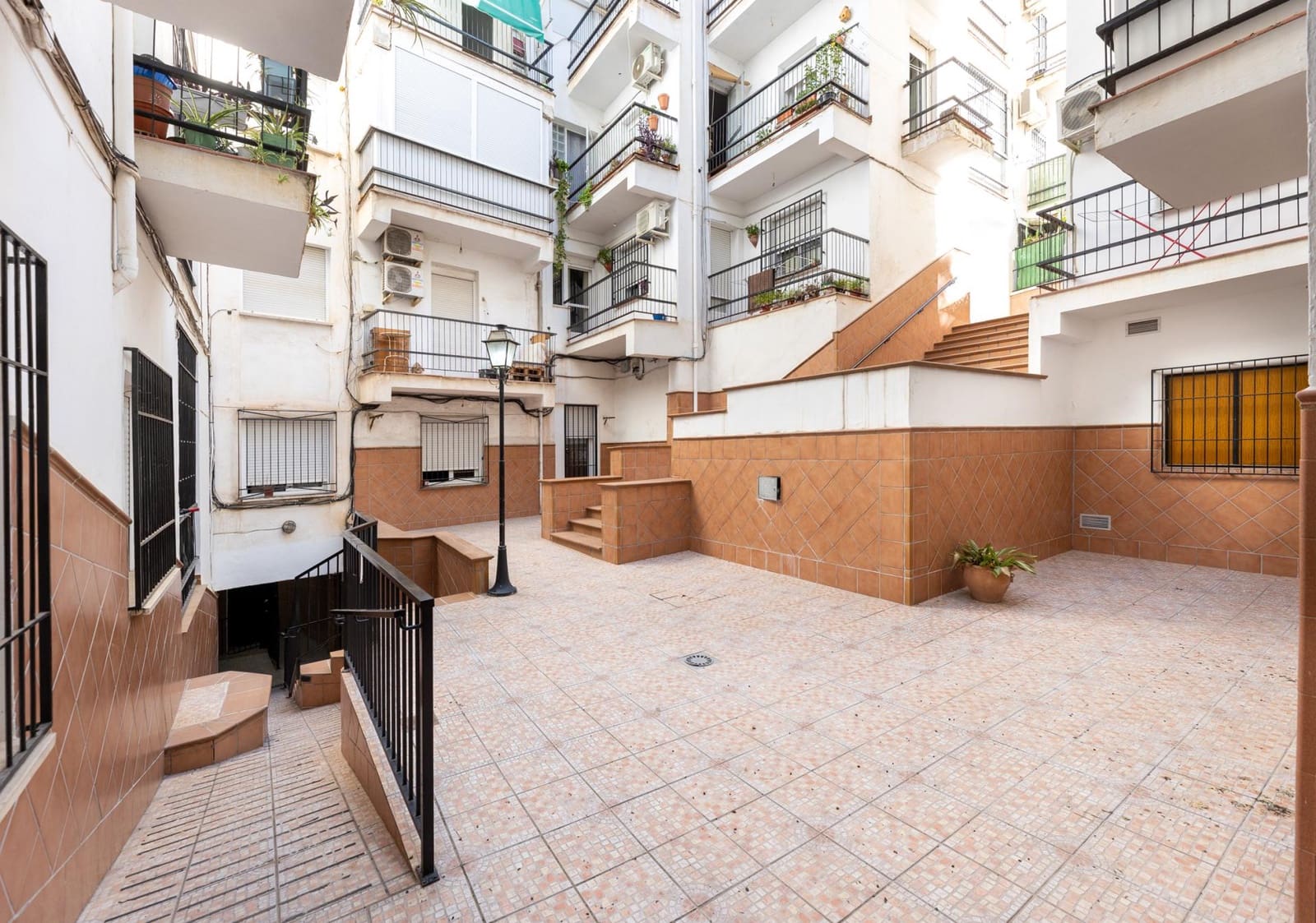 3 Zimmer Wohnung zu verkaufen in Granada Stadt - 225.000 € (Ref: 10025607)