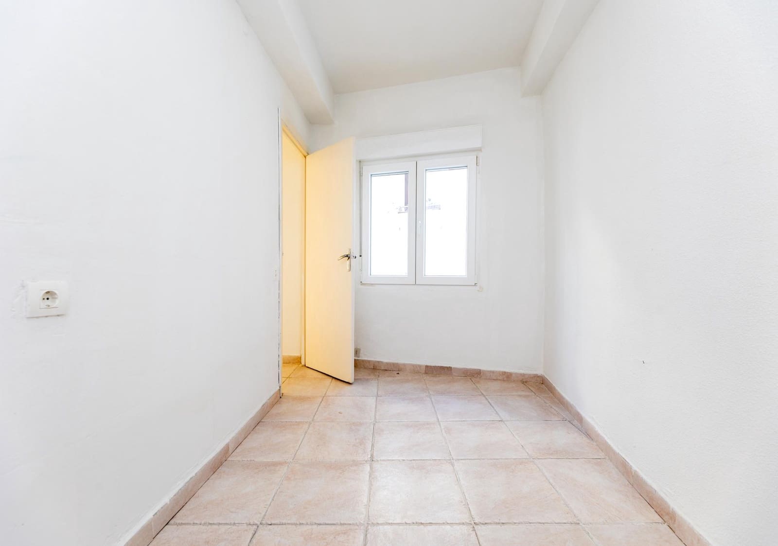3 Zimmer Wohnung zu verkaufen in Granada Stadt - 225.000 € (Ref: 10025607)