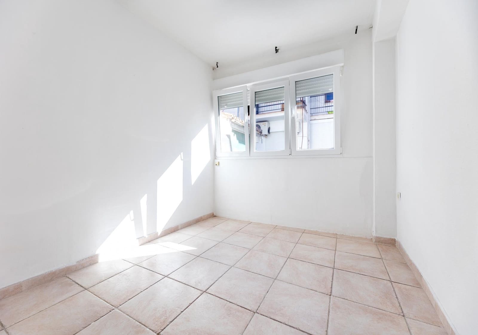 3 Zimmer Wohnung zu verkaufen in Granada Stadt - 225.000 € (Ref: 10025607)