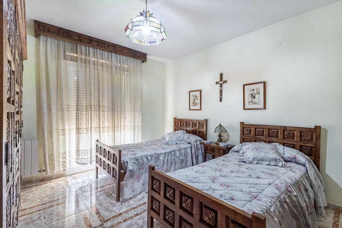 3 Zimmer Reihenhaus zu verkaufen in Ogijares mit Pool Garage - 320.000 € (Ref: 10025609)