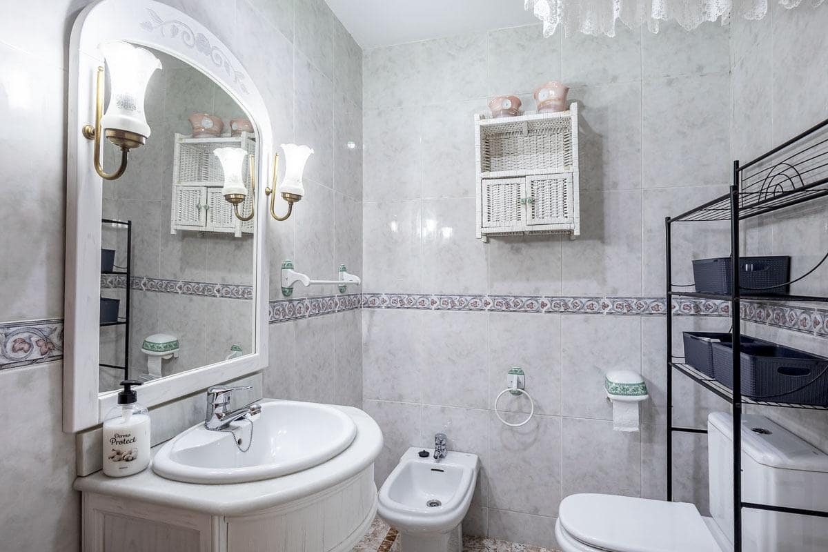 3 Zimmer Reihenhaus zu verkaufen in Ogijares mit Pool Garage - 320.000 € (Ref: 10025609)