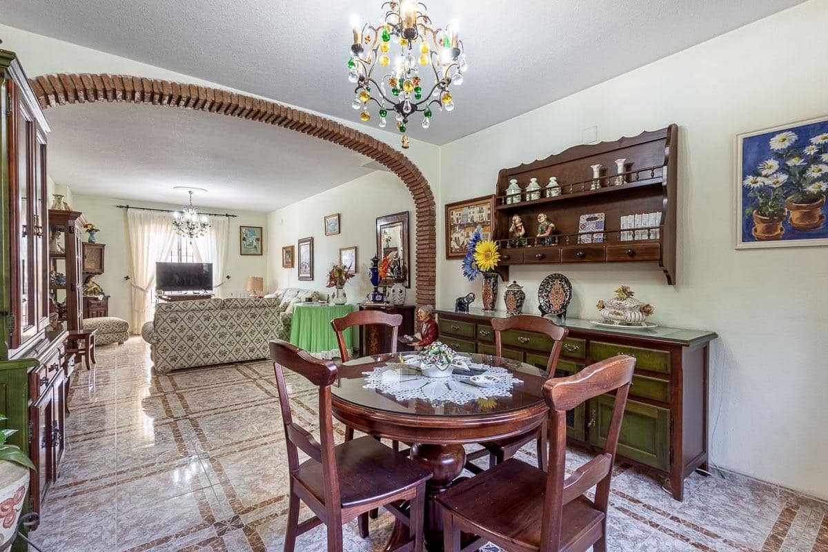 3 Zimmer Reihenhaus zu verkaufen in Ogijares mit Pool Garage - 320.000 € (Ref: 10025609)