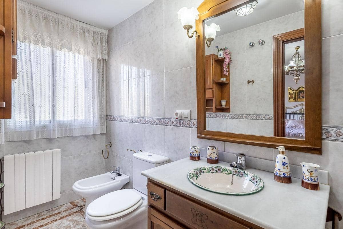 3 Zimmer Reihenhaus zu verkaufen in Ogijares mit Pool Garage - 320.000 € (Ref: 10025609)