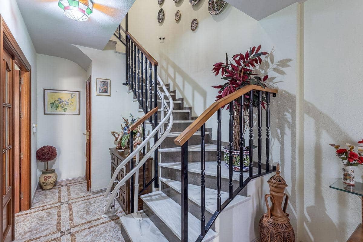 3 Zimmer Reihenhaus zu verkaufen in Ogijares mit Pool Garage - 320.000 € (Ref: 10025609)