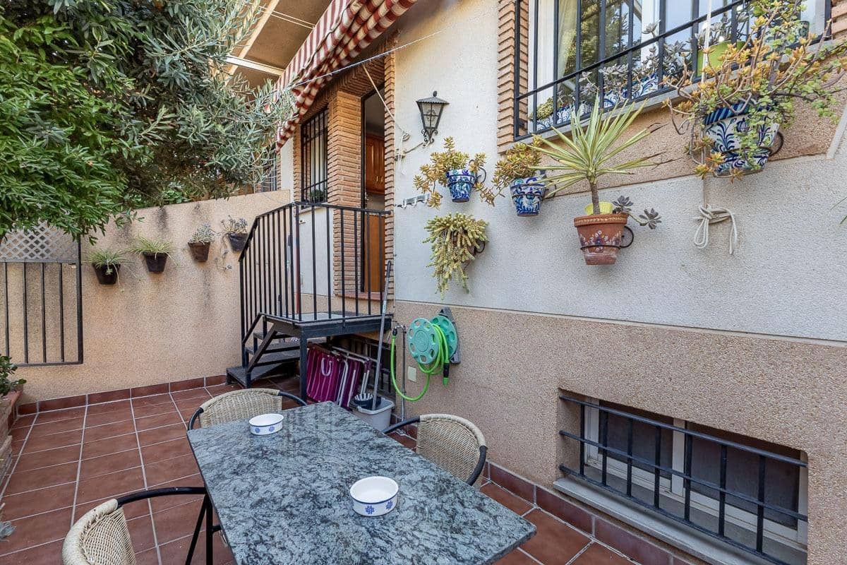3 Zimmer Reihenhaus zu verkaufen in Ogijares mit Pool Garage - 320.000 € (Ref: 10025609)