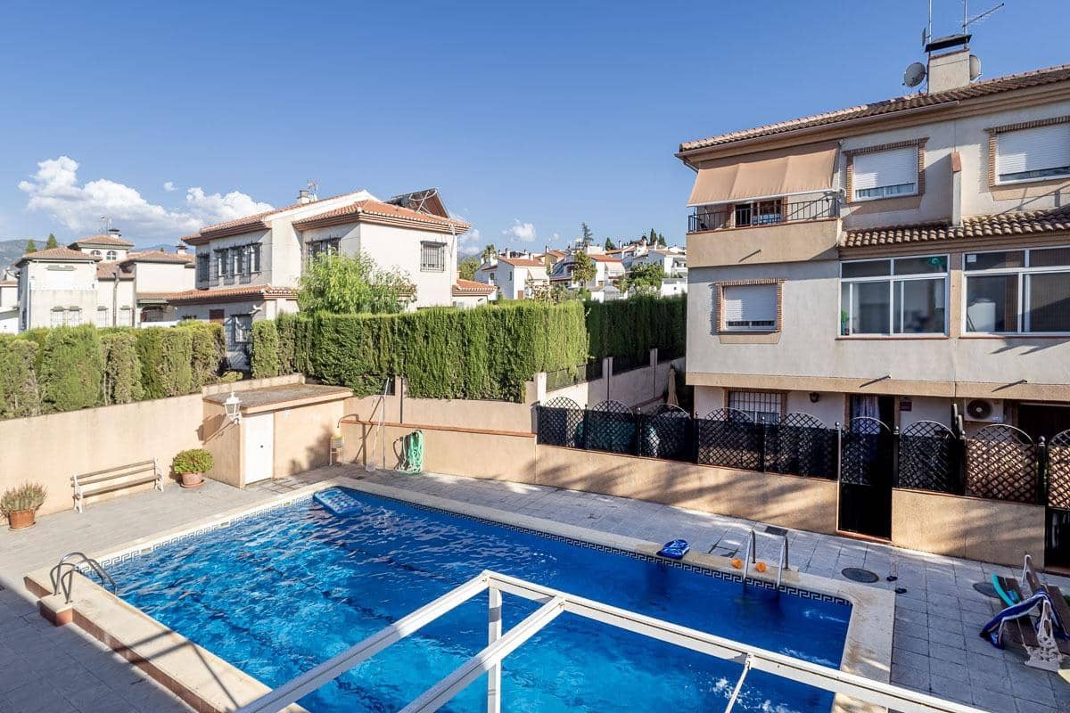 3 Zimmer Reihenhaus zu verkaufen in Ogijares mit Pool Garage - 320.000 € (Ref: 10025609)